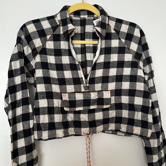 Urban Outfitters Cropped Buffalo Top - Picture 2 of 3